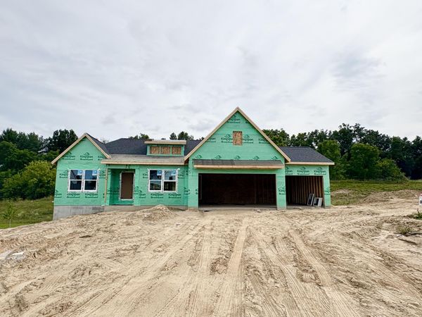 8332 Kettle Oak Drive SE, Alto, MI 49302