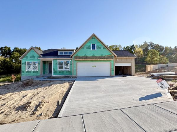 8332 Kettle Oak Drive SE, Alto, MI 49302
