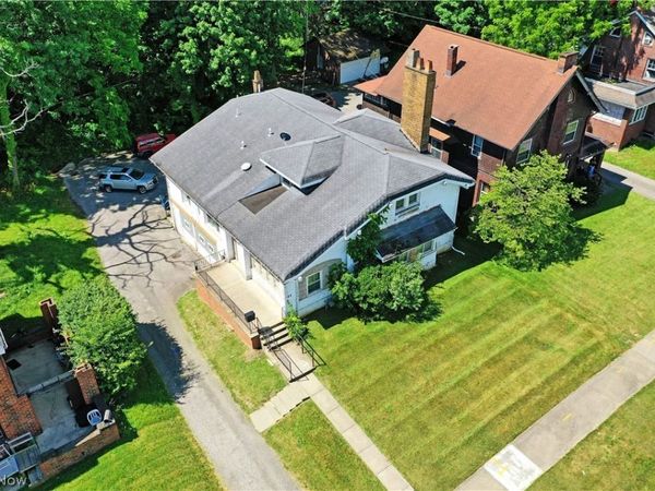 21 Indiana Avenue , Youngstown, OH 44505