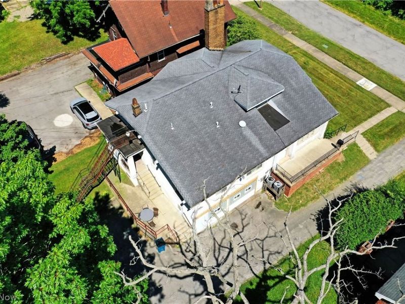 21 Indiana Avenue, Youngstown, OH 44505 Photo 4