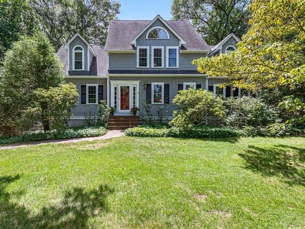 85 Comstock Dr, Wrentham, MA 02093