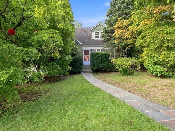 26 Reynolds Place, Scarsdale, NY 10583
