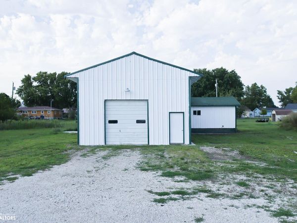 920 Oak Street, Duncombe, IA 50532