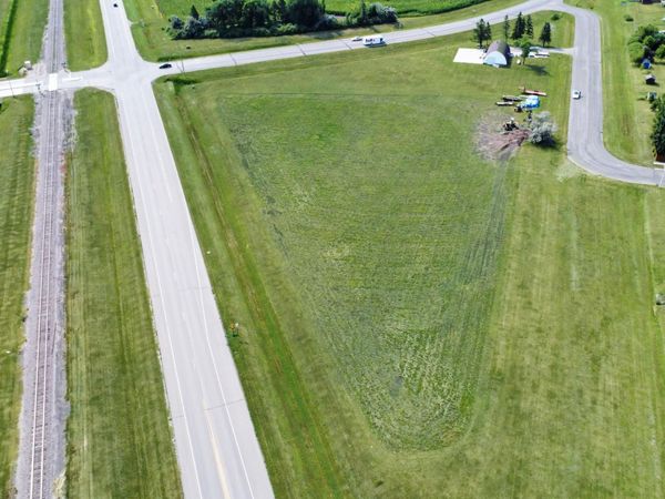 4020 35th Avenue S, Moorhead, MN 56560