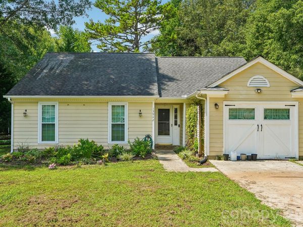 13942 Dannemara Drive , Pineville, NC 28134
