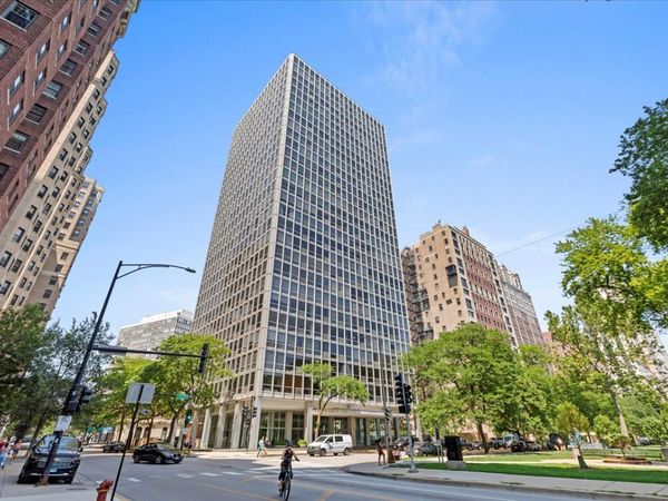 2400 N Lakeview Avenue , Unit 614-15, Chicago, IL 60614