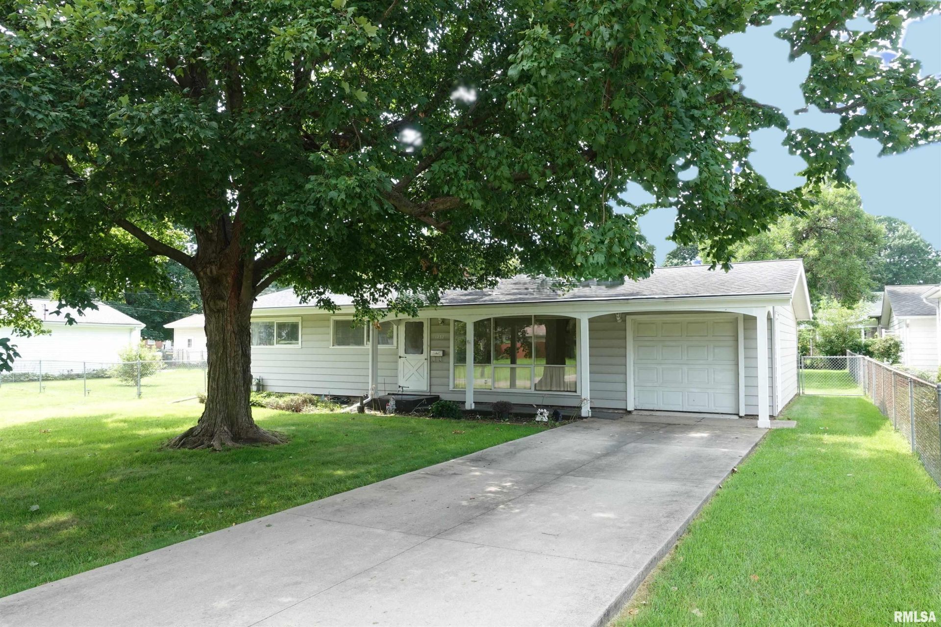 1232 N West Street, Galesburg, IL 61401 Main Photo