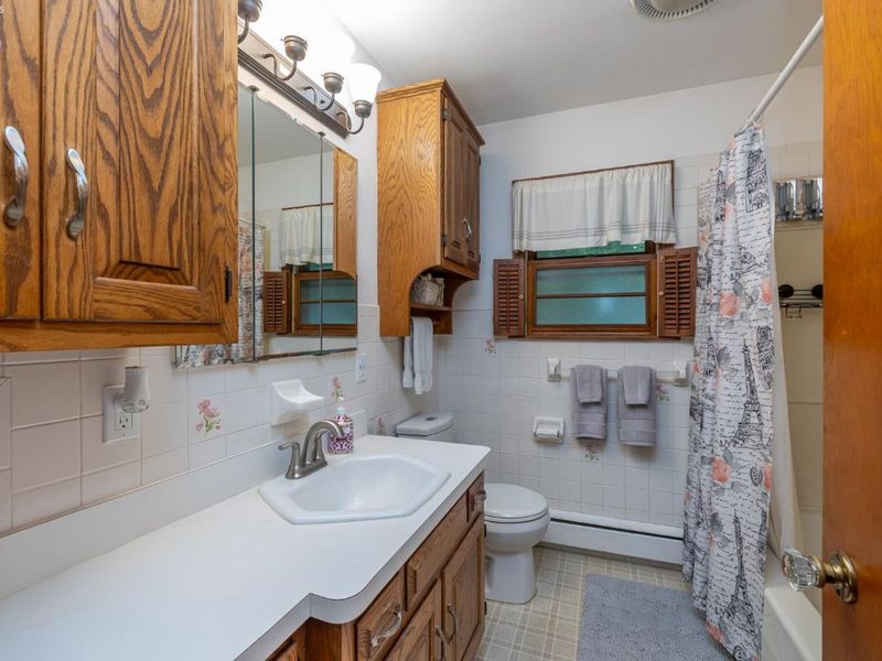 910 S Court Street, Medina, OH 44256 Photo 17