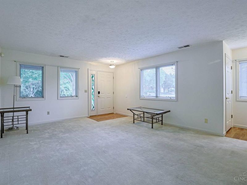 5321 North Bend Crossing, Green Township, OH 45247 Photo 7