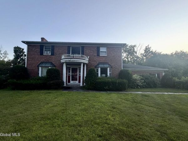 1022 Country Brook Court, Schenectady, NY 12306