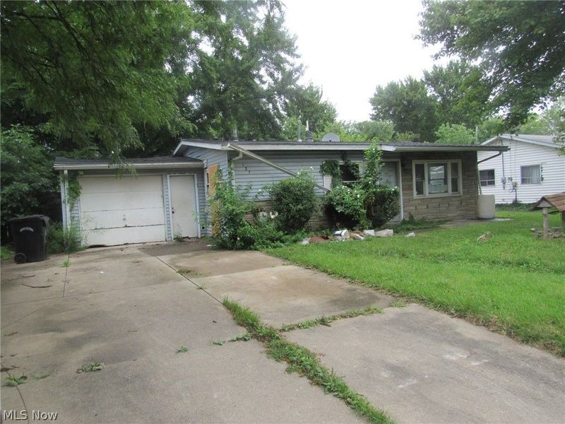 127 Belmont Avenue, Elyria, OH 44035 Photo 2