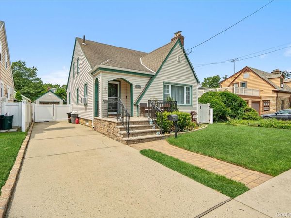 49 Devon Street , Malverne, NY 11565
