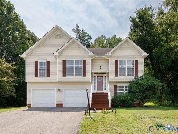 2766 Knobbly Court , Chester, VA 23831