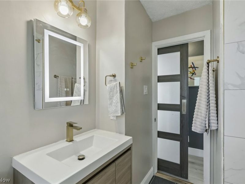 14216 Berwyn Avenue, Cleveland, OH 44111 Photo 13