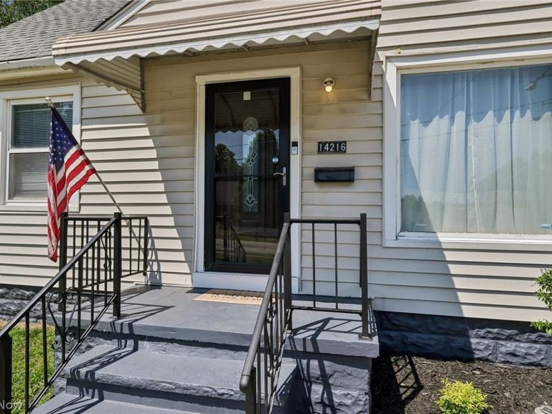 14216 Berwyn Avenue, Cleveland, OH 44111 Photo 2