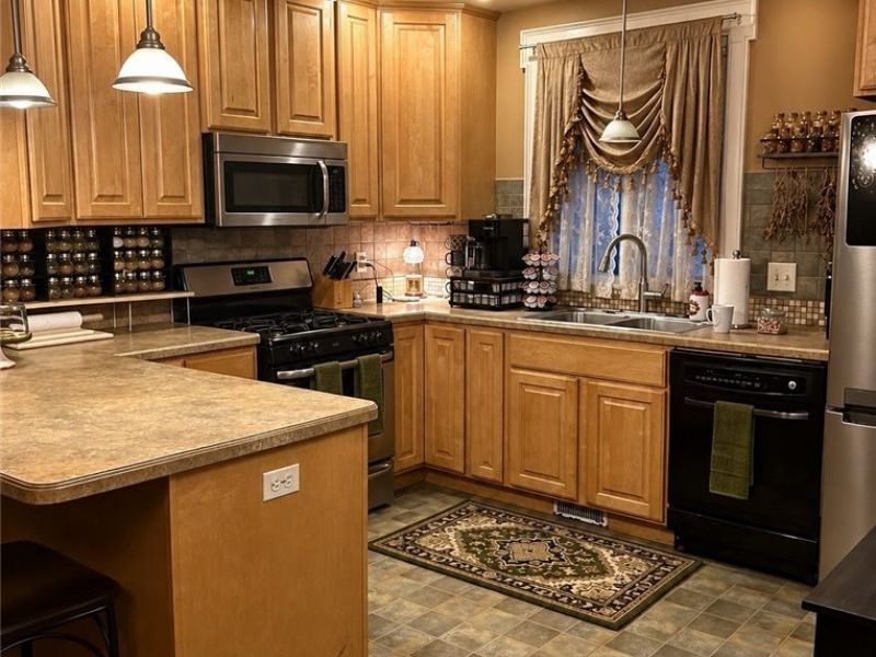 4323 River Street, Willoughby, OH 44094 Photo 4