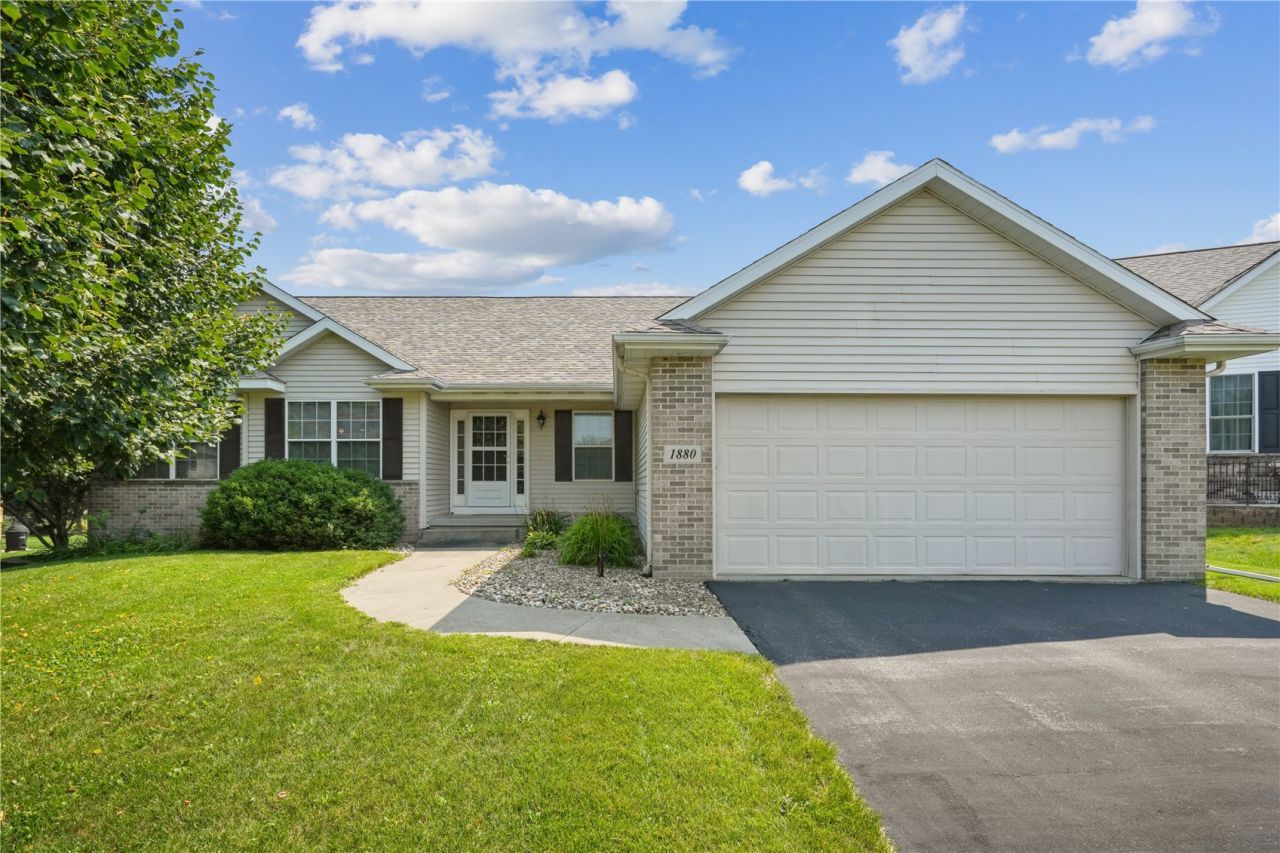 1880 Oak Creek Drive, Marion, IA 52302 Main Photo