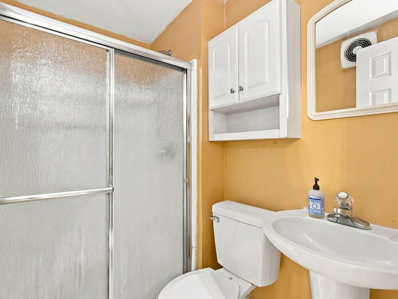 208 E Northwood Avenue , Columbus, OH 43201 Photo 17