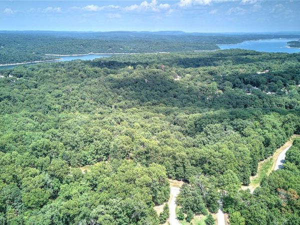 Freestone Drive , Rogers, AR 72756