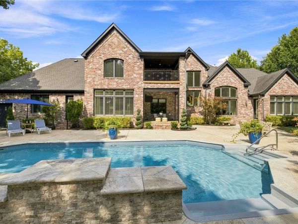 4921 Clear Creek Boulevard , Fayetteville, AR 72704