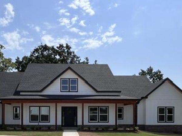 241 Wayne Villines , Prairie Grove, AR 72753