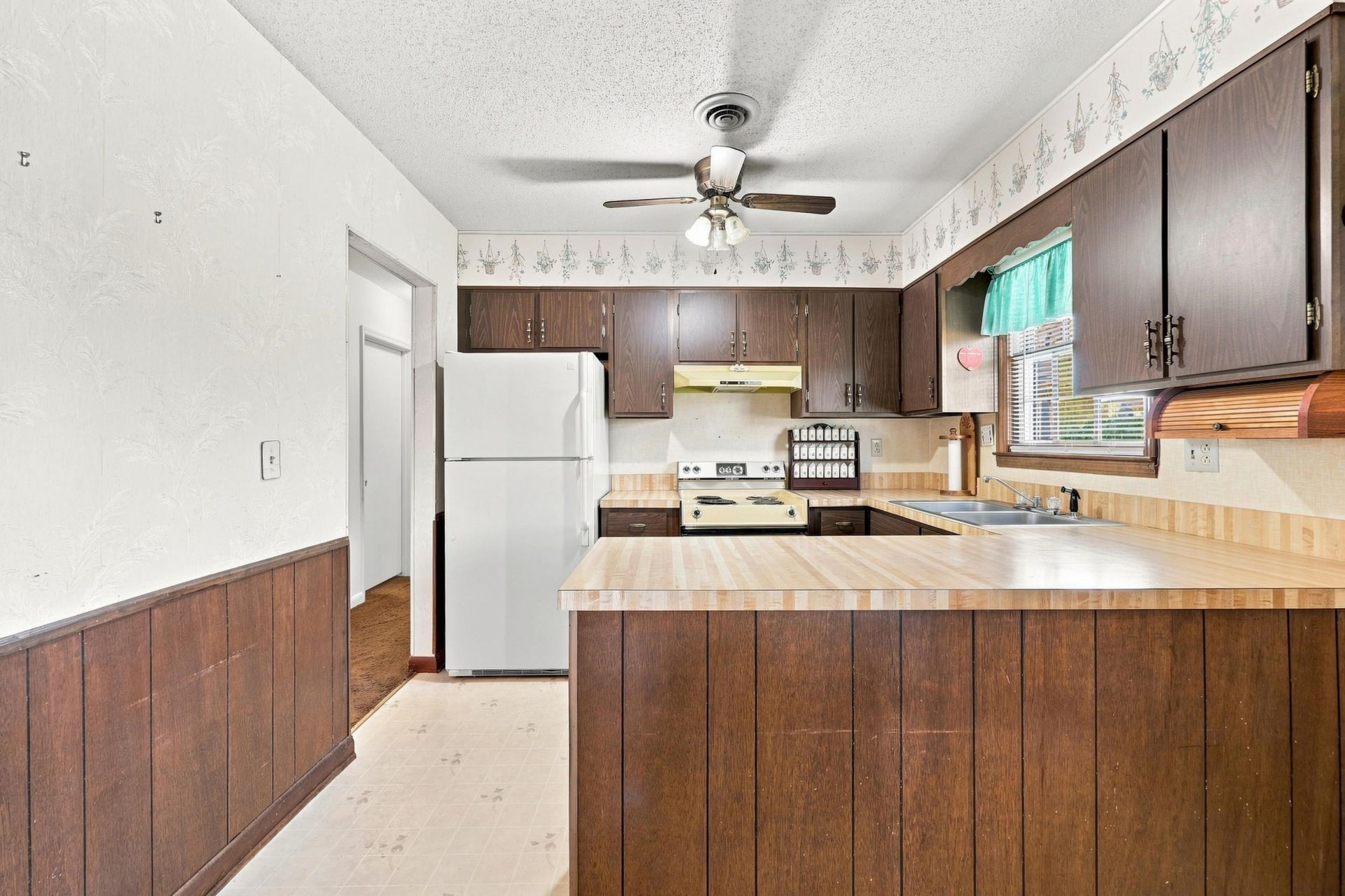 5069 Watergate Dr. Photo 11