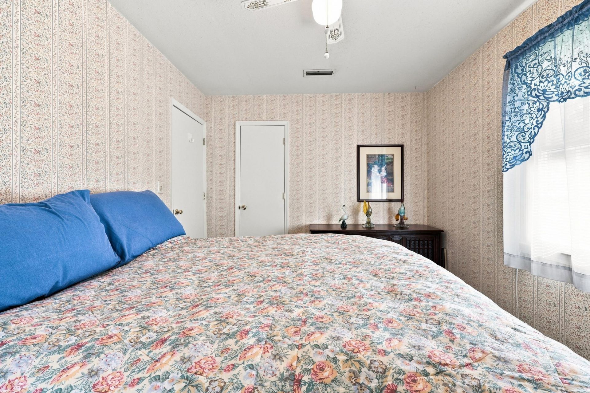 5069 Watergate Dr. Photo 16
