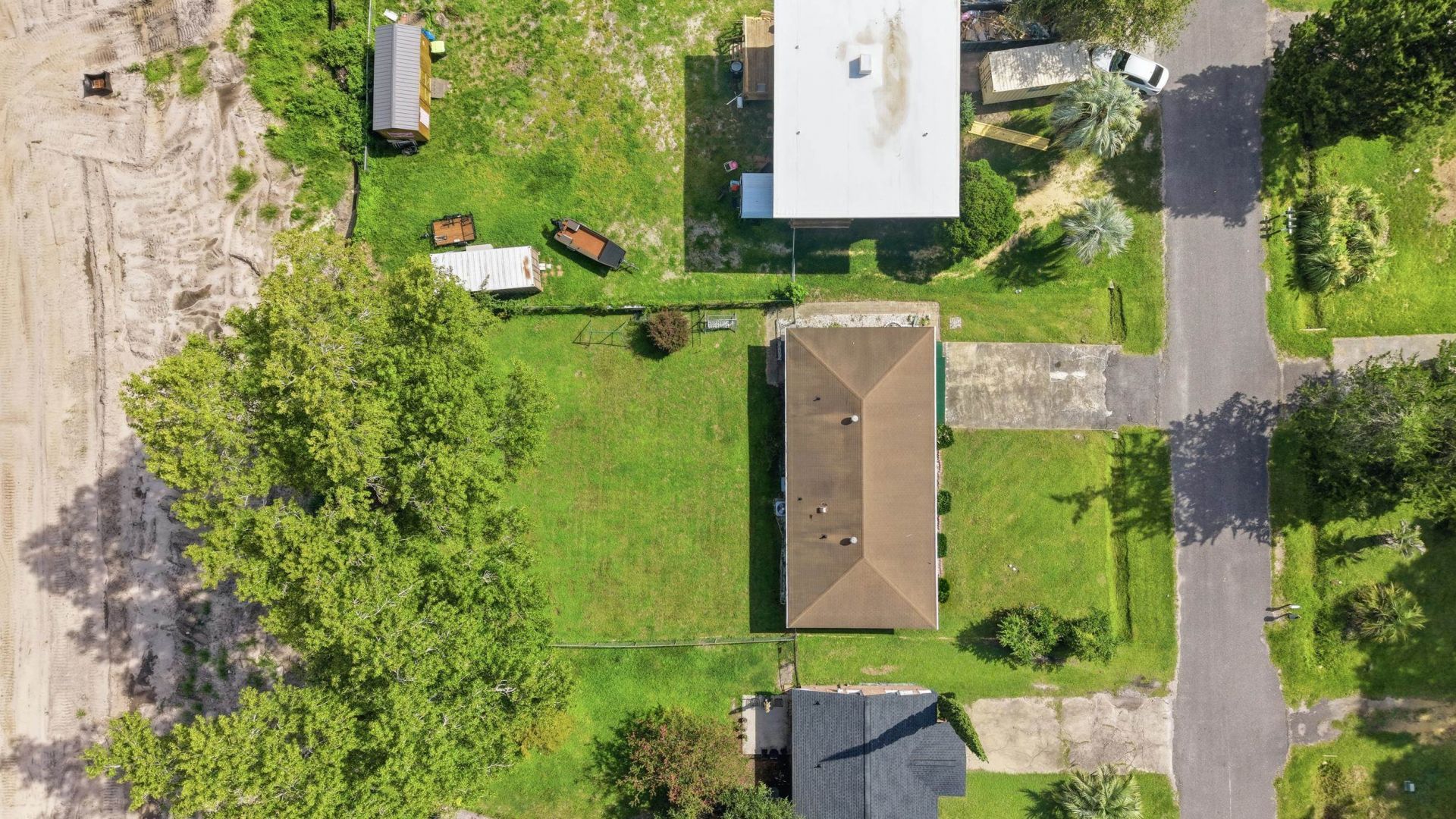5069 Watergate Dr. Photo 34