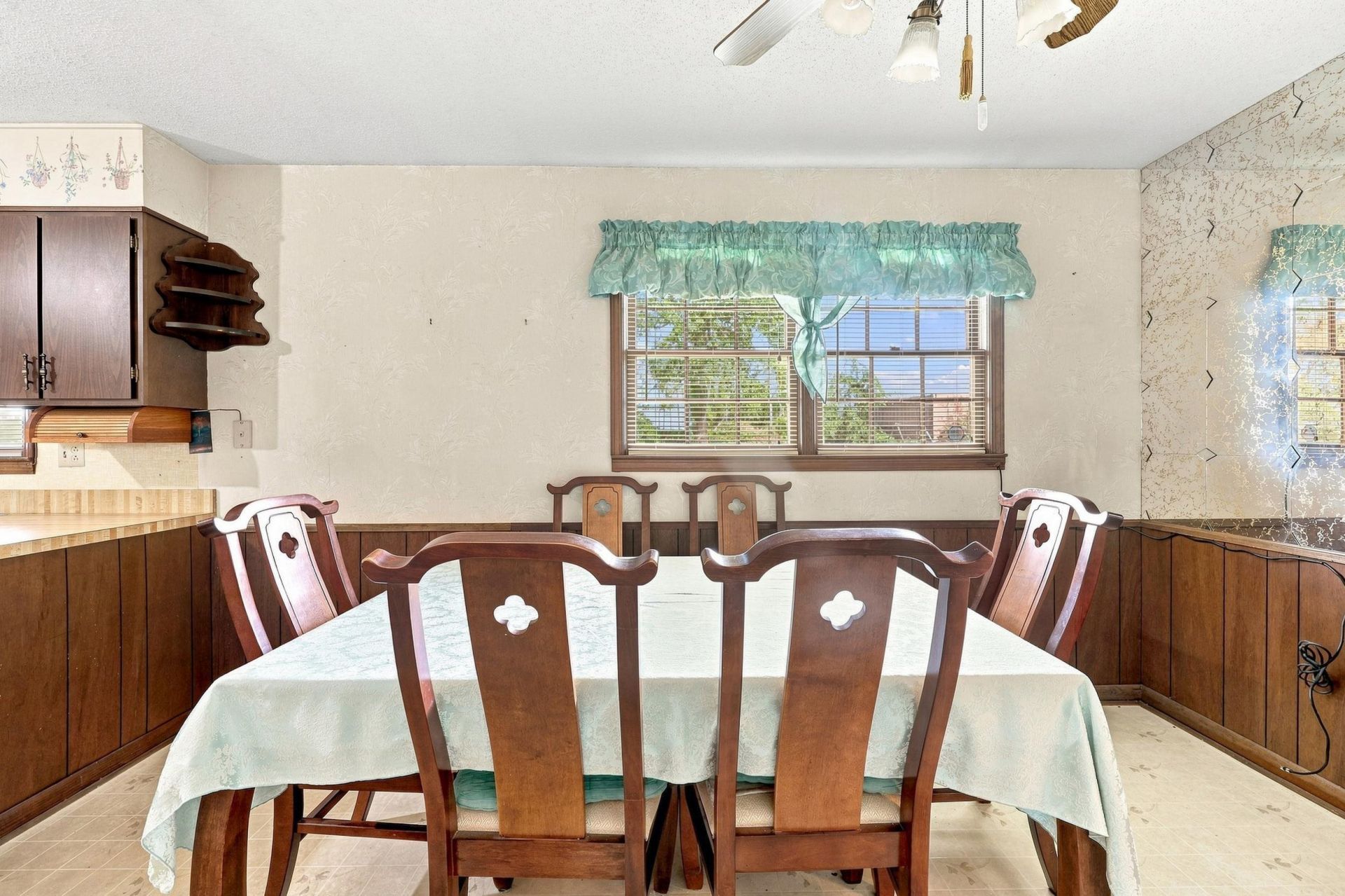 5069 Watergate Dr. Photo 7