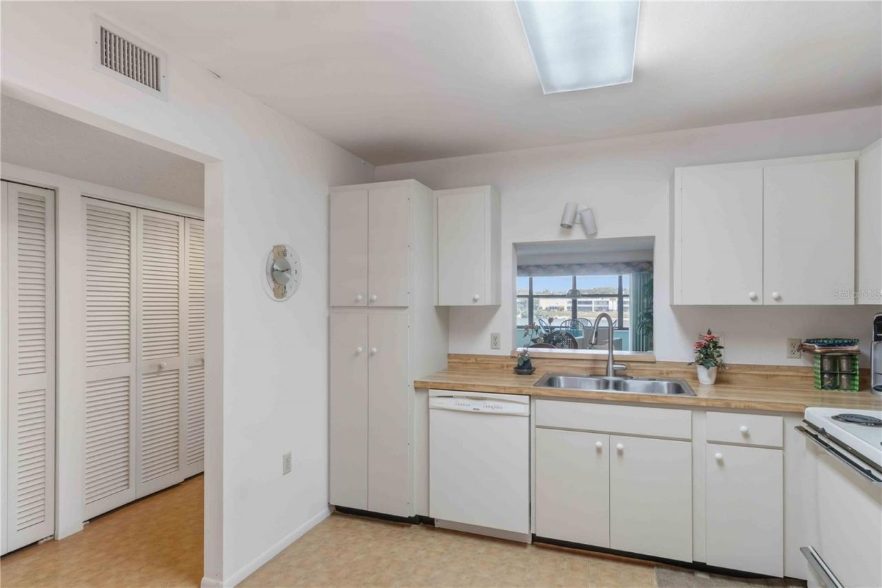 514 Spring Lakes Boulevard , Bradenton, FL 34210 Photo