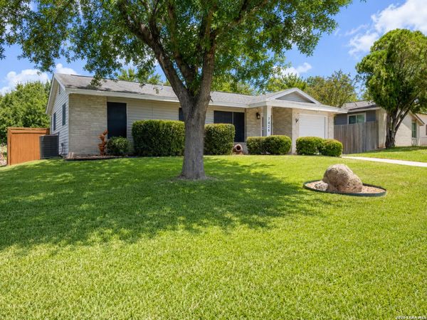 7426 MOUNTAIN OAK TRL, Live Oak, TX 78233