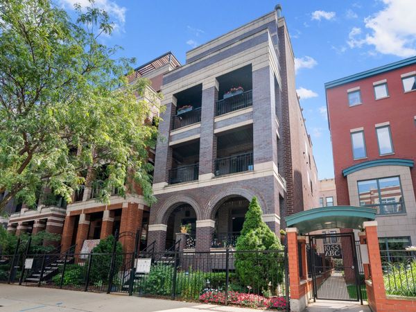 1051 W Monroe Street , Unit 4, Chicago, IL 60607