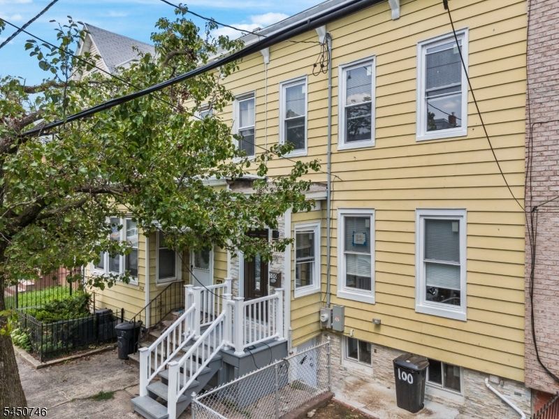 100 Atlantic St, Jersey, NJ 07304 Main Photo