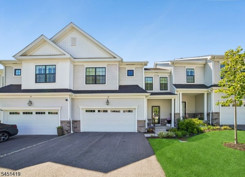 22 Kelsch Dr, Morris Plains, NJ 07950 Main Photo
