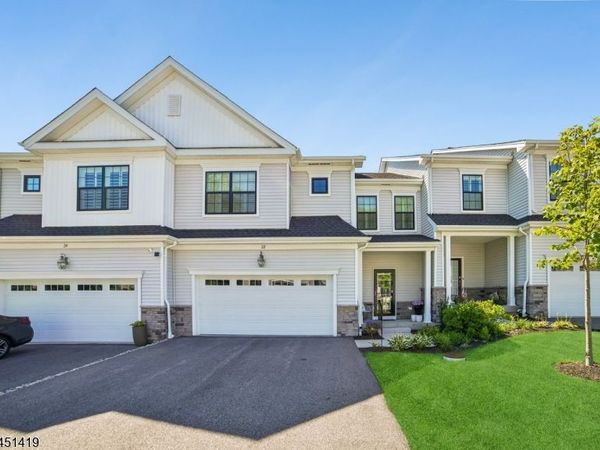 22 Kelsch Dr, Morris Plains, NJ 07950