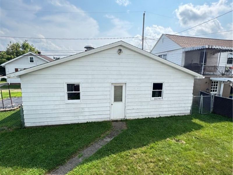 224 W 40th Street, Shadyside, OH 43947 Photo 12