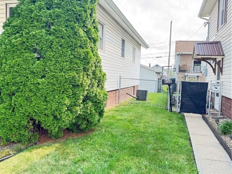 224 W 40th Street, Shadyside, OH 43947 Photo 2