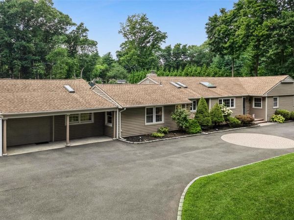 3 Beltane Drive , Dix Hills, NY 11746