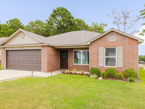 1320 Meadows Drive, Benton, AR 72019