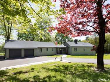 9 Woodcrest, Salisbury, CT 06039