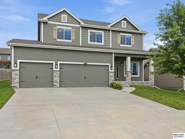 4801 N 181st Street, Elkhorn, NE 68022