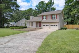 417 Goldstone Drive photo 4