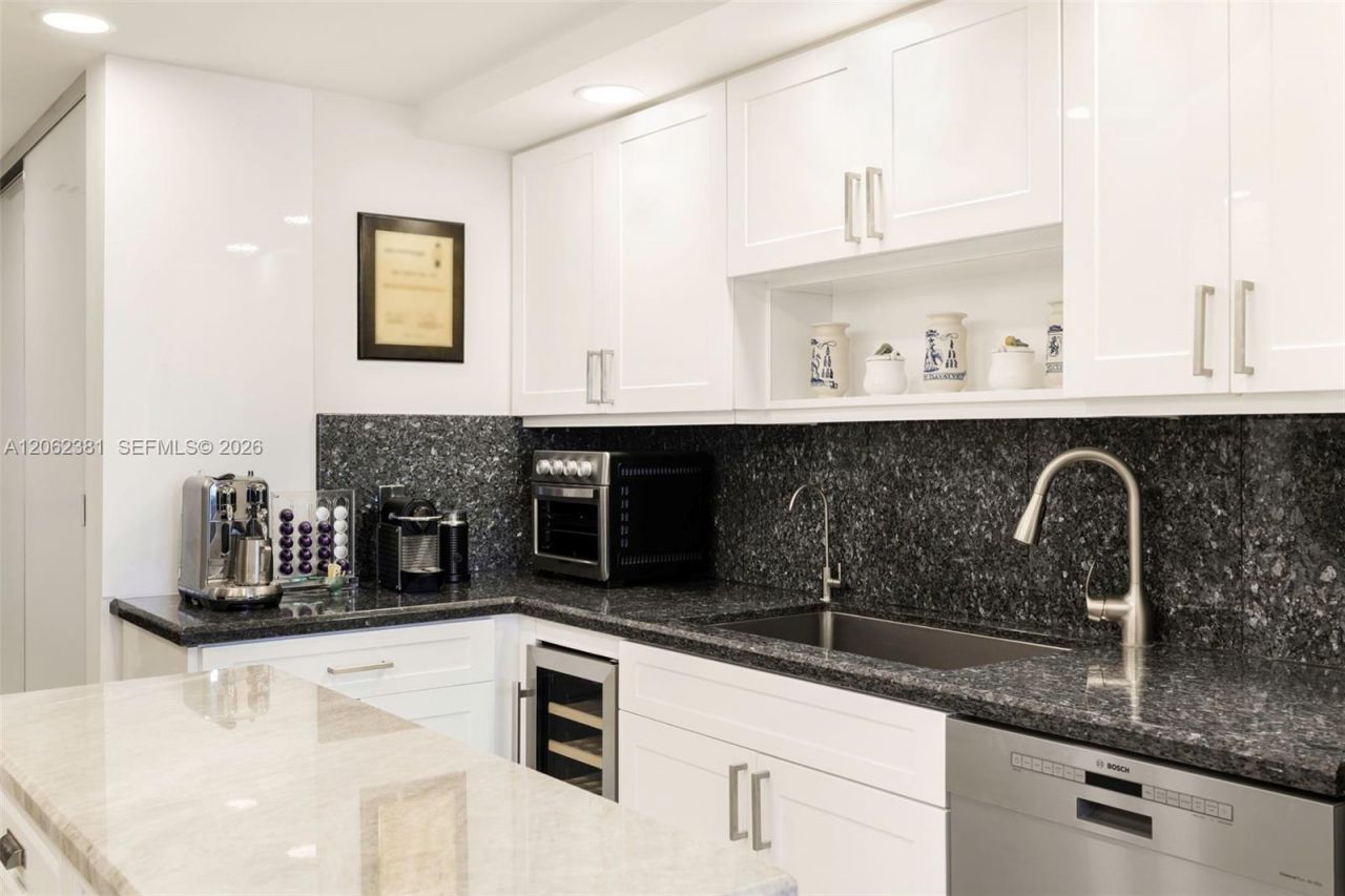 2 Grove Isle Dr, Unit B1109, Coconut Grove, FL 33133 Photo