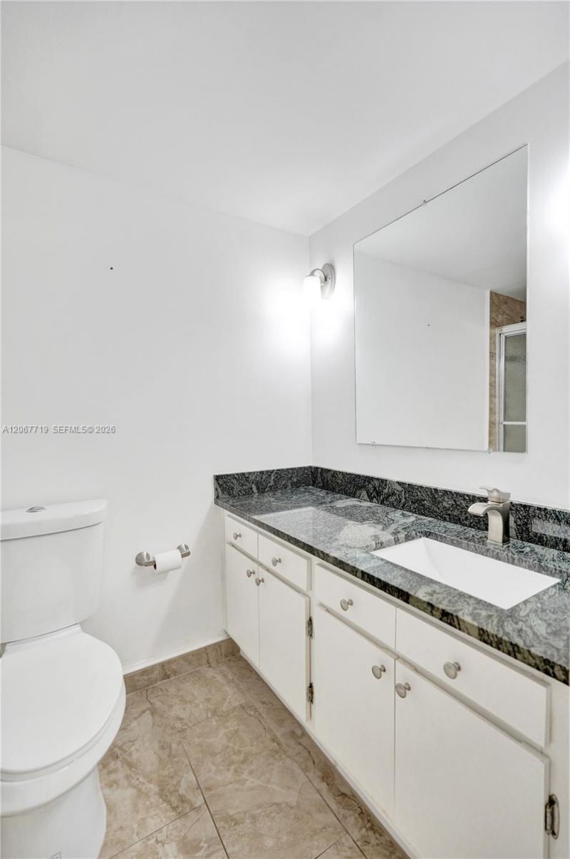 605 Oaks Dr, Unit 504, Pompano Beach, FL 33069 Photo