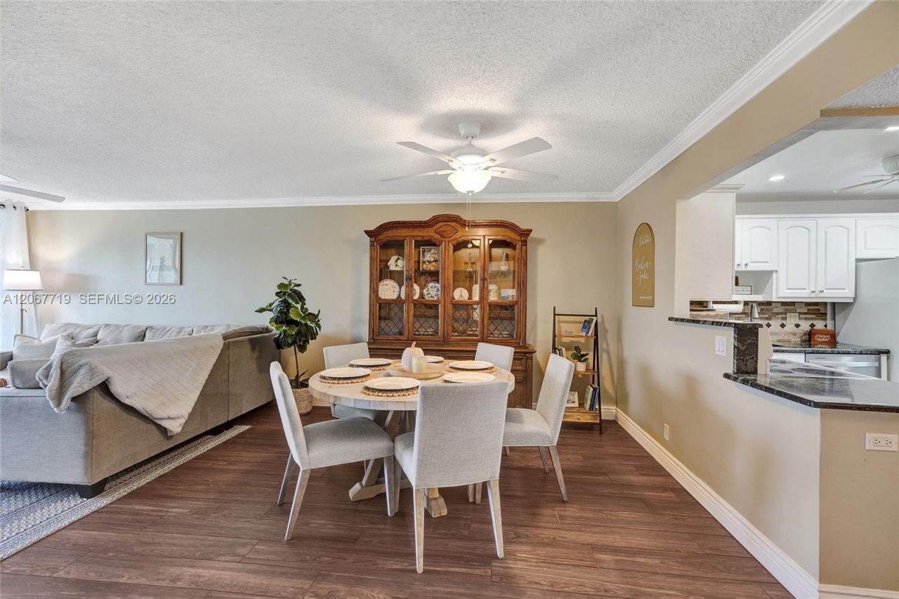 605 Oaks Dr, Unit 504, Pompano Beach, FL 33069 Photo