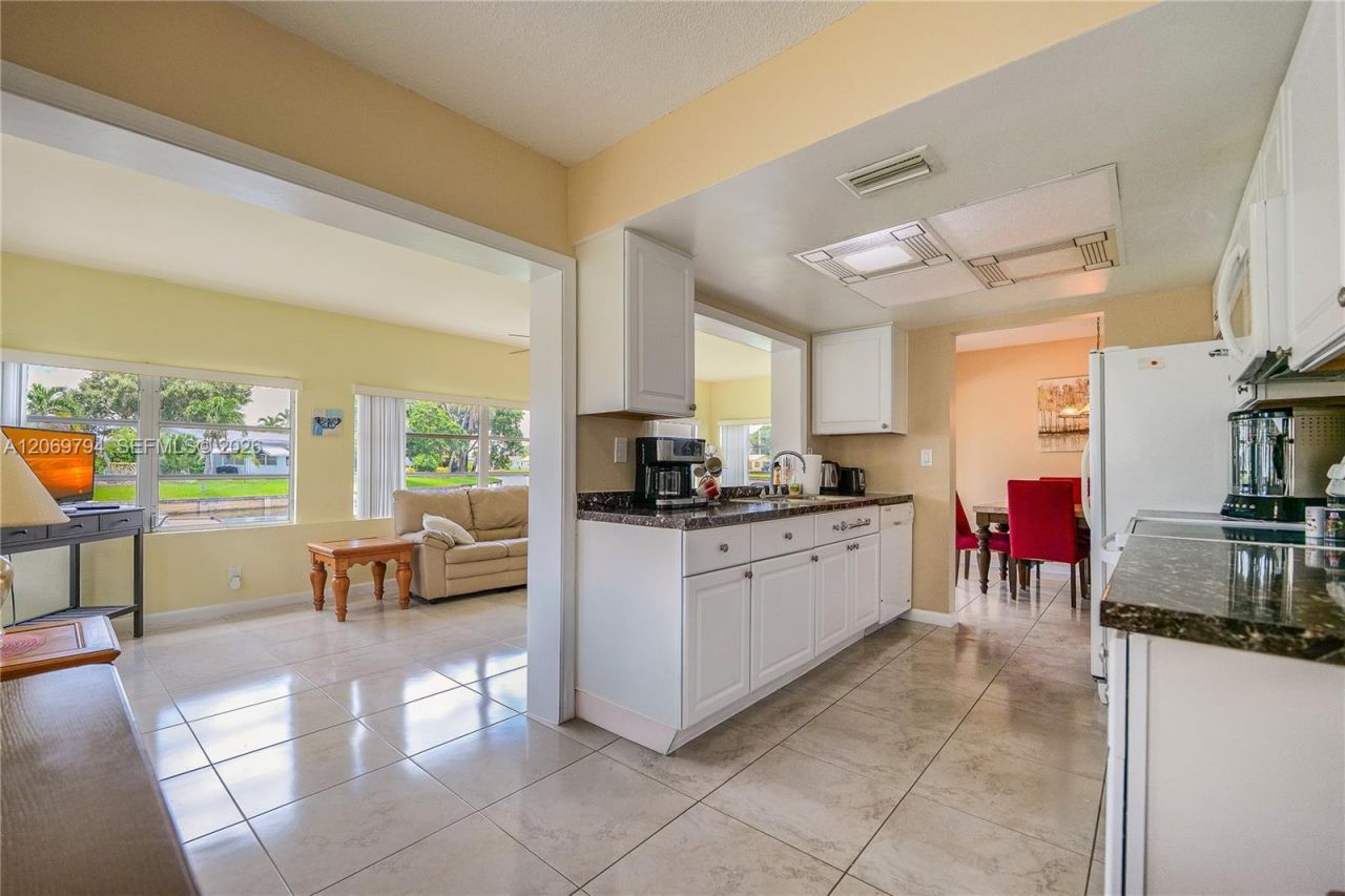 4712 NW 47th Ter , Tamarac, FL 33319 Photo