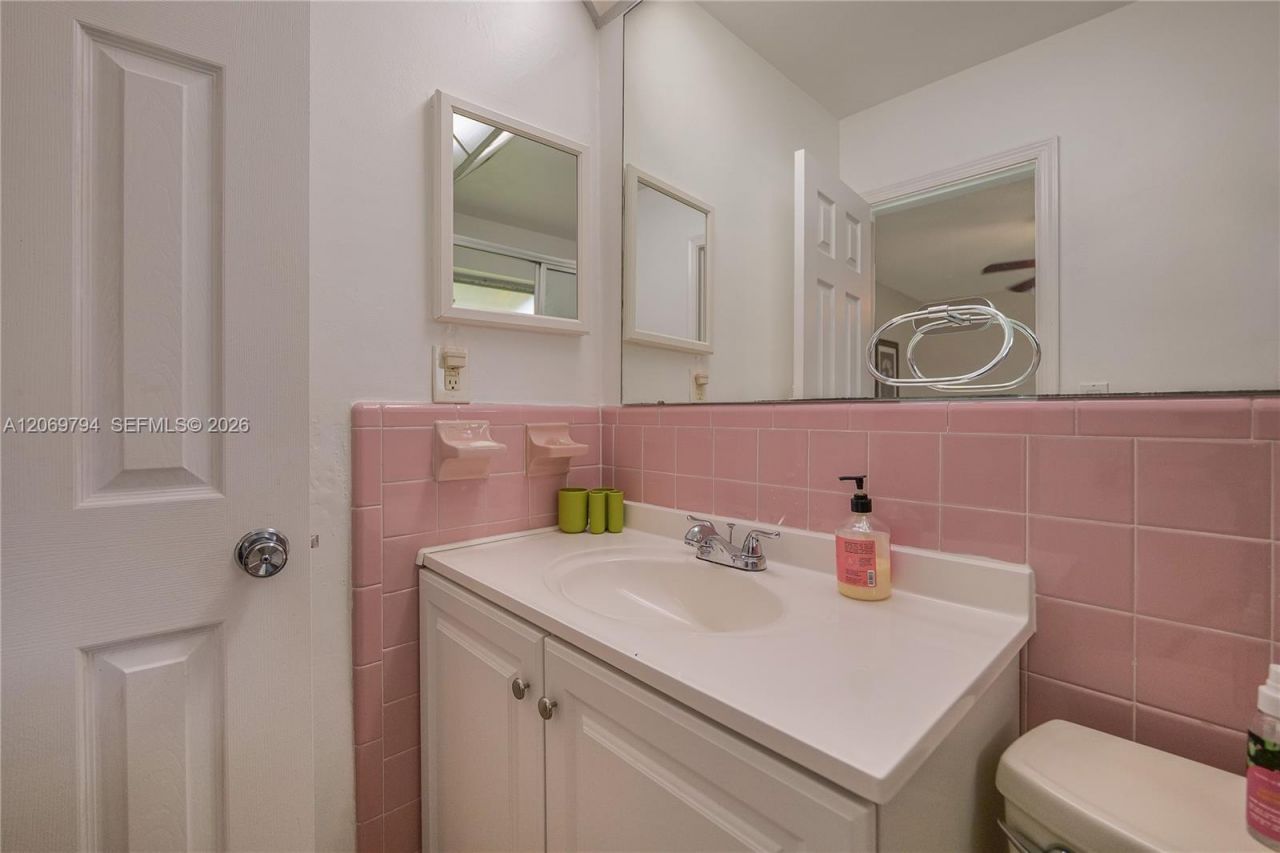 4712 NW 47th Ter , Tamarac, FL 33319 Photo