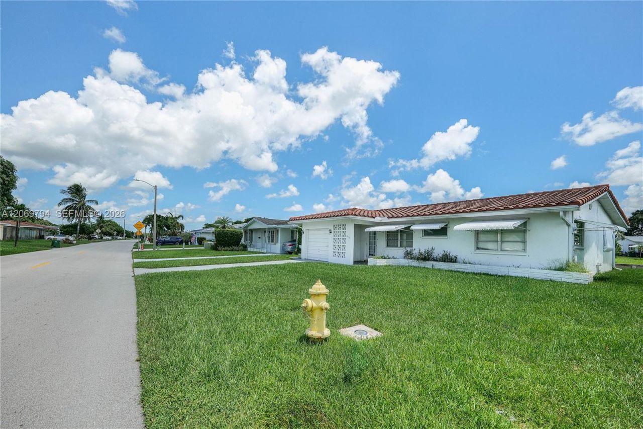 4712 NW 47th Ter , Tamarac, FL 33319 Photo