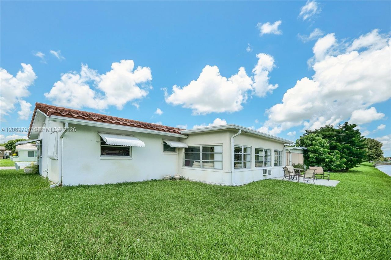 4712 NW 47th Ter , Tamarac, FL 33319 Photo