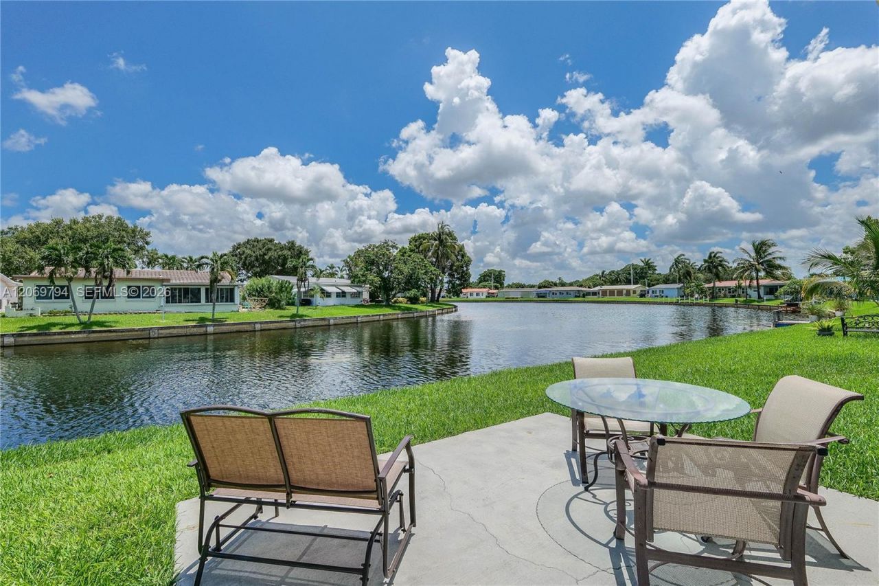4712 NW 47th Ter , Tamarac, FL 33319 Photo